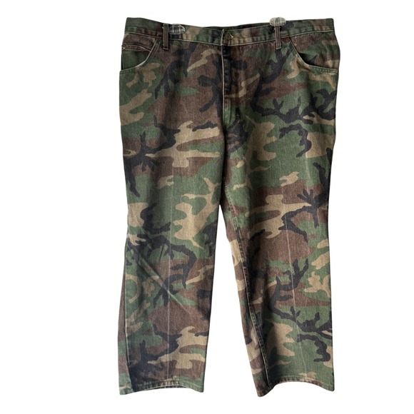 Cabelas Vintage Camo Jeans Mens Size 44 Made in USA Quality Denim Cotton Hunting - Picture 1 of 9
